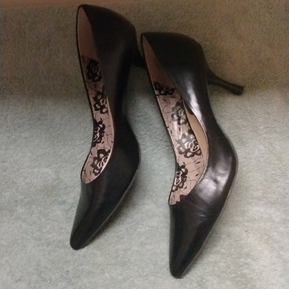 Nine & Company Leather Pumps size 9.5